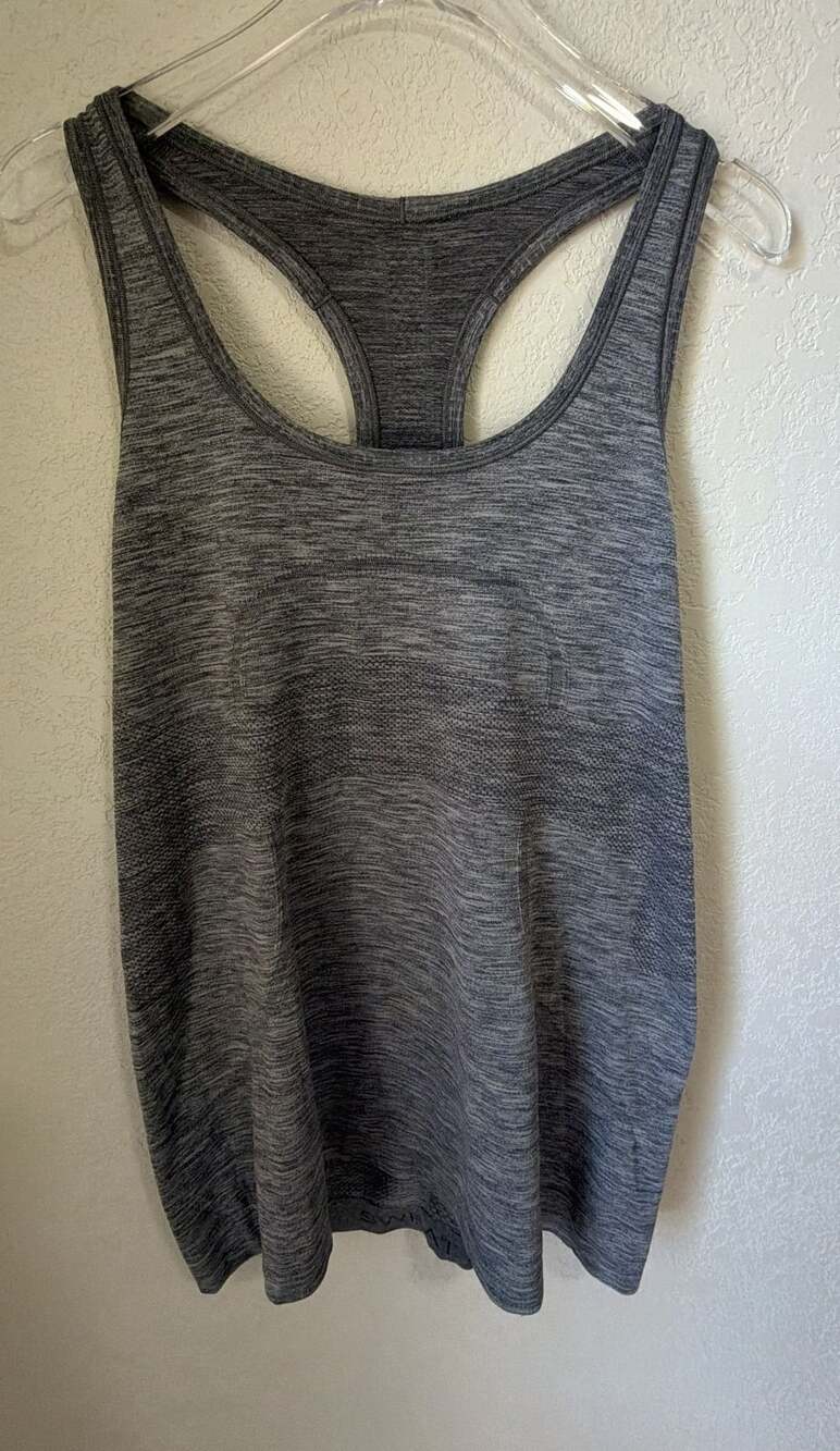 Lululemon Long Distance Tank Size 12 Gray Racerback Workout